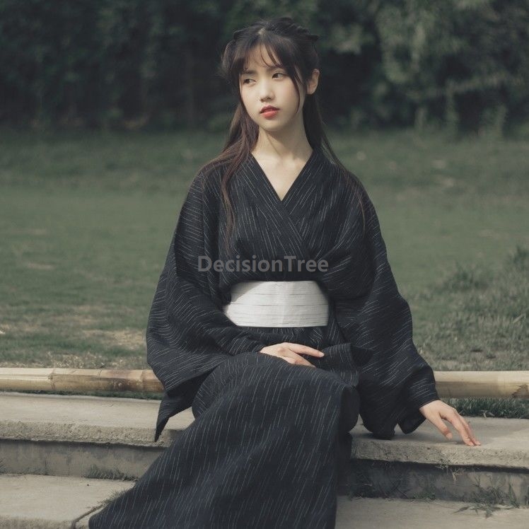 Photography Zen - Kostium kimono w stylu zen z